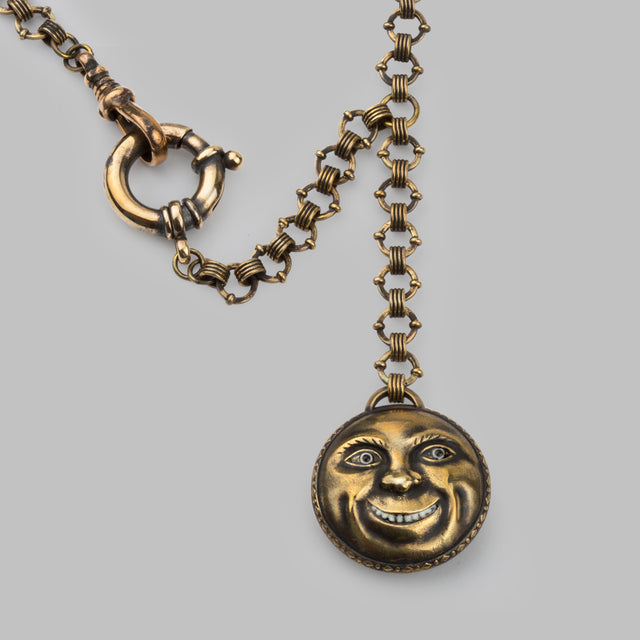 Bespoke face fob and handmade chain for Danny DeVito's Max Medici character.